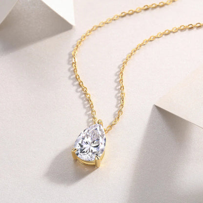Fashionable Diamond Pendant Necklace