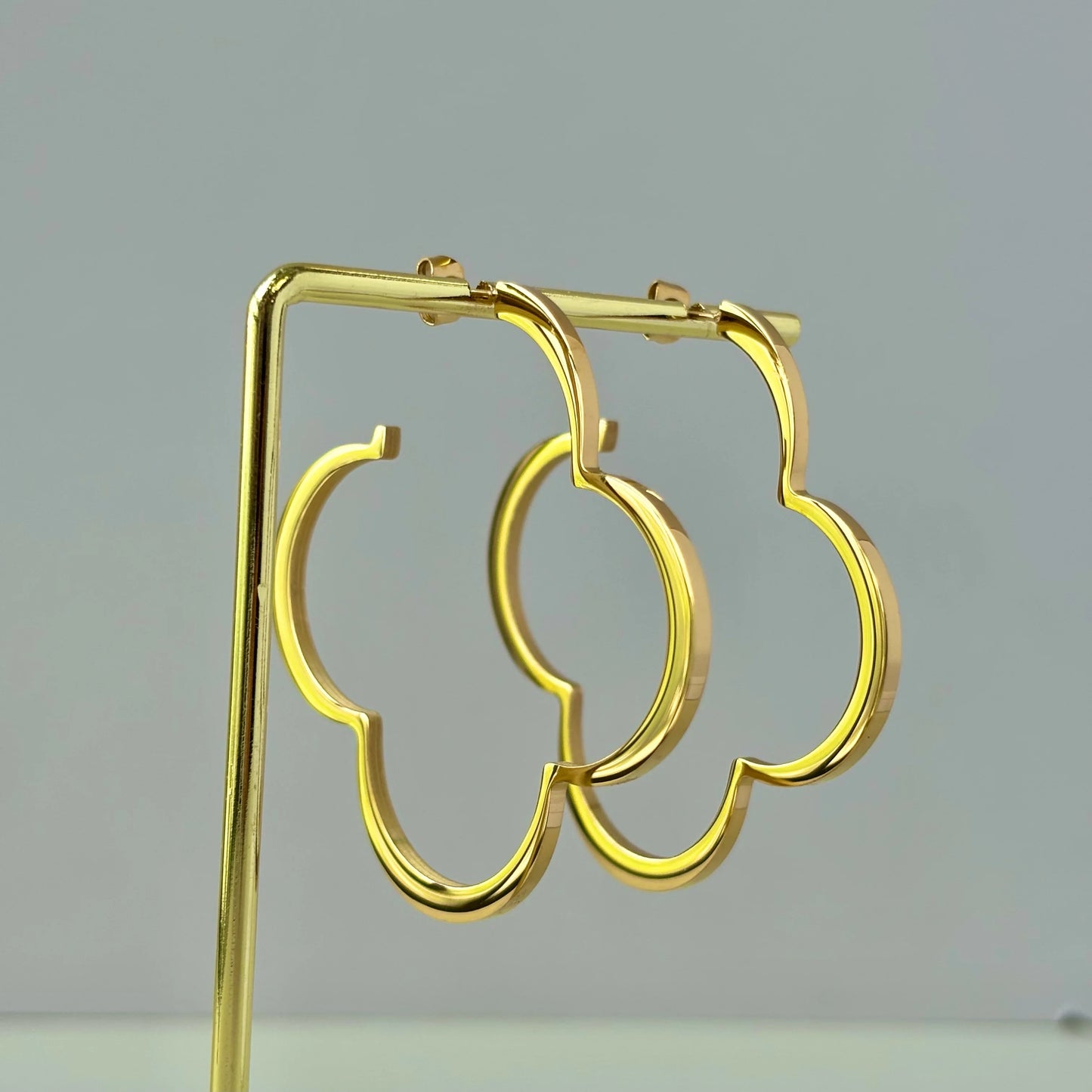 Hollow Clover Earrings for Women Classic Four-Leaf Clover Pin with Delicate Cutouts Women'S Stainless Steel Jewelry